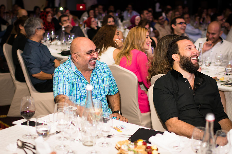 18.11.16-WeEventComedyNight-OnTheRoad-50344
