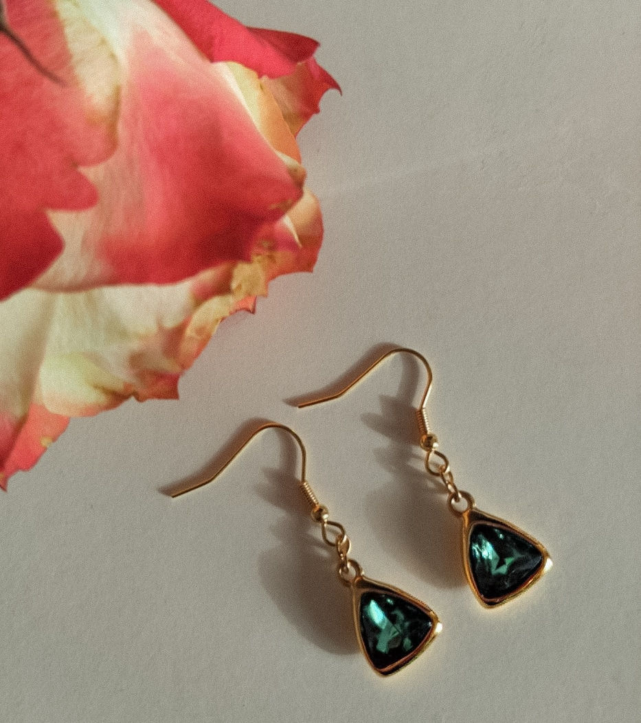Miniaturbild: Ohrringe mit Smaragdstein, emerald green stone earrings