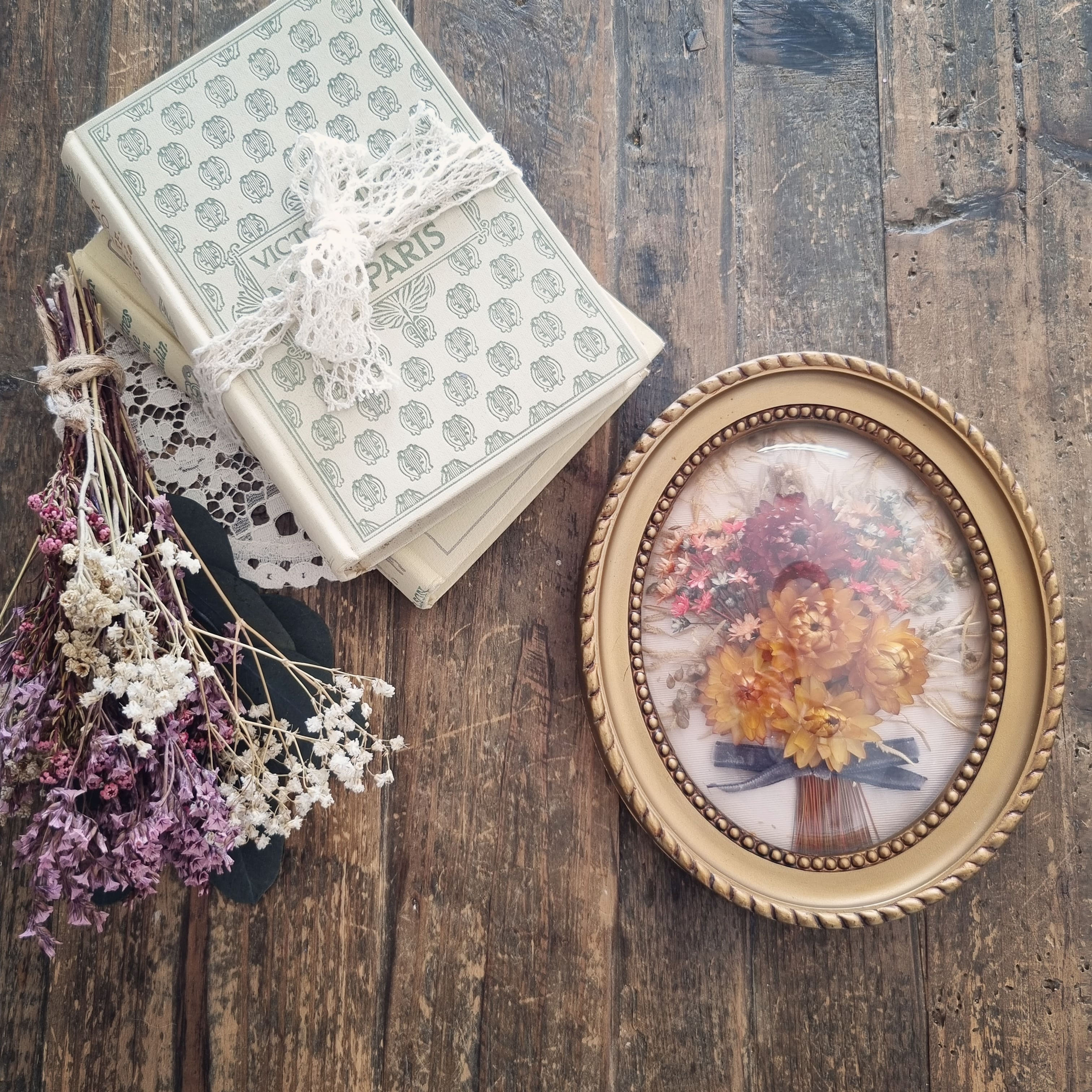 Cadre ancien fleurs séchées.