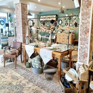 Louisette Le Mans
brocante décoration meubles