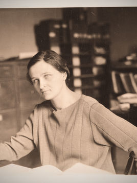 🔭 Cecilia Payne-Gaposchkin: Die Frau, die entdeckte, woraus Sterne wirklich bestehen