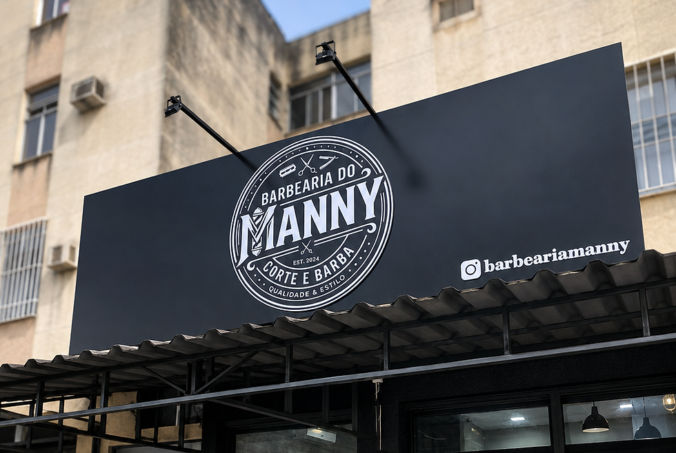 Fachada da Barbearia Manny com letreiro em destaque, logo personalizada e comunicação visual aplicada na entrada do estabelecimento.