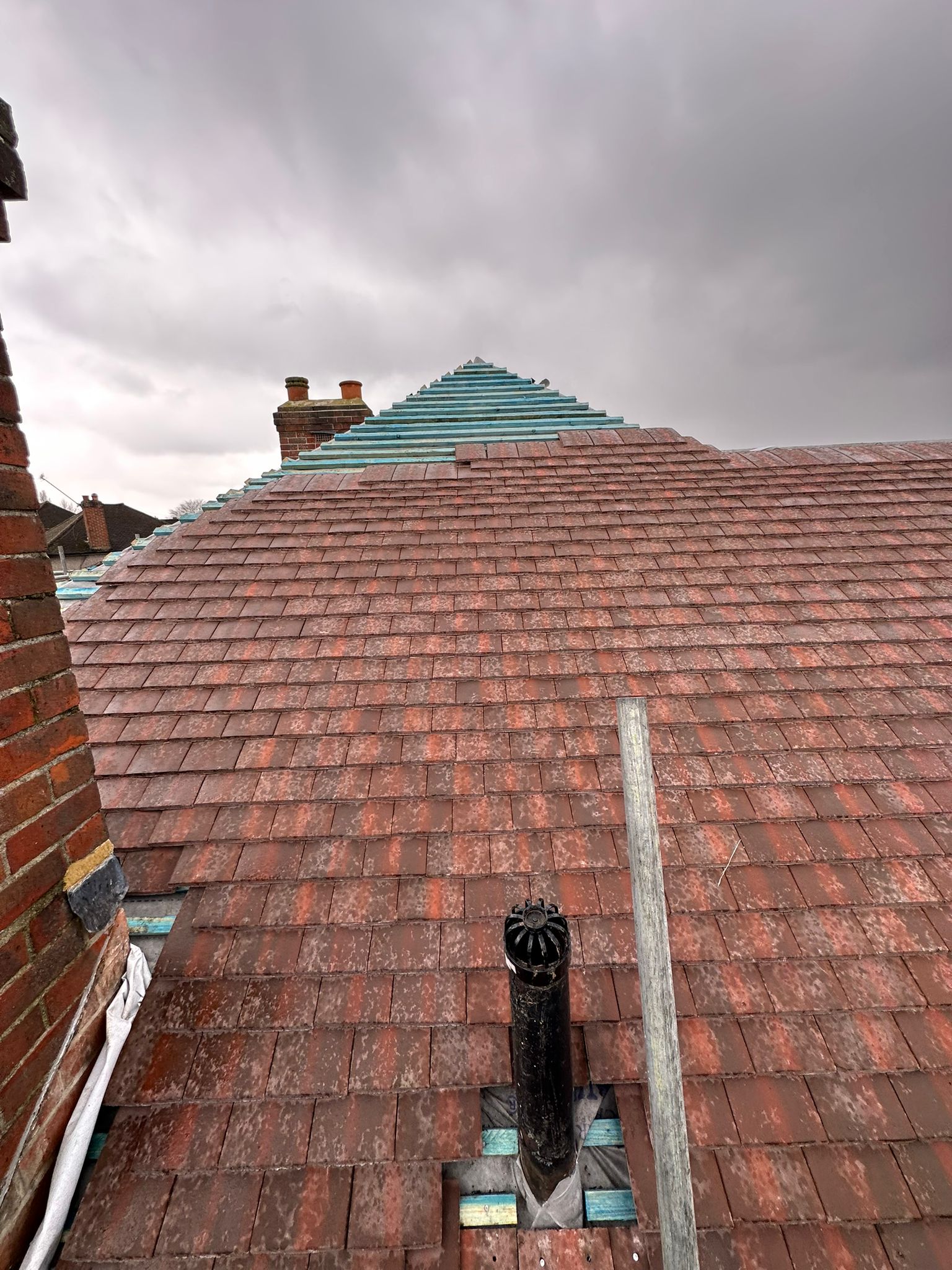 wh-roofing-red-roof-tile-replacement-scaffold-view-25.jpeg