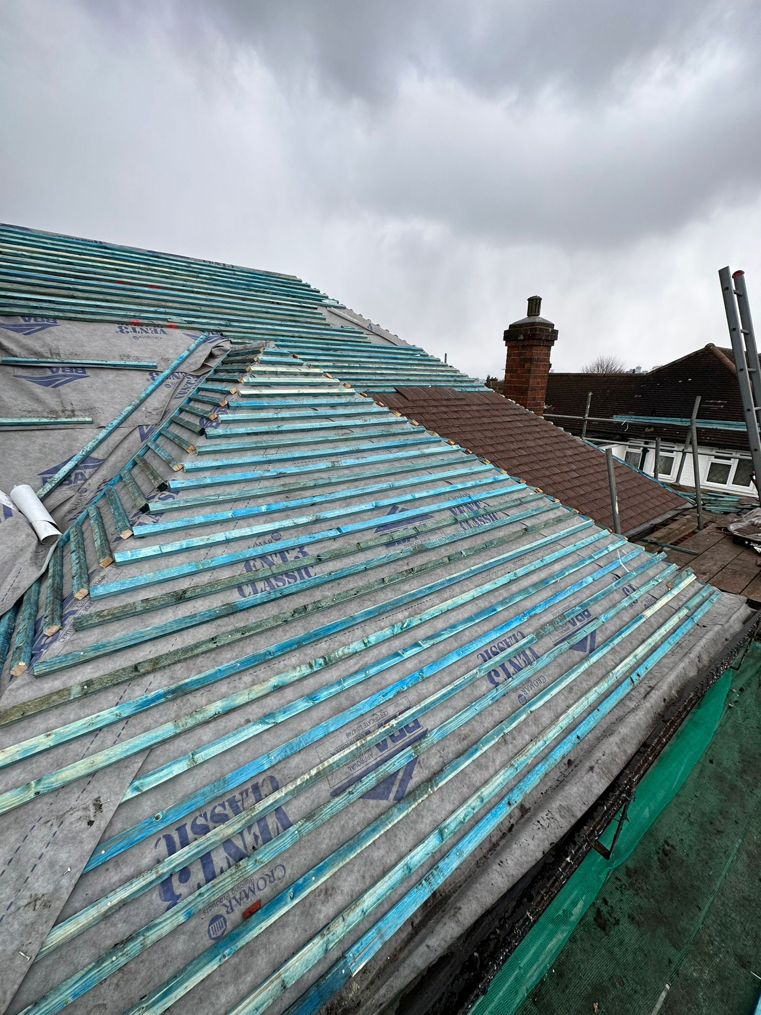 wh-roofing-pitched-roof-underlay-and-timber-batten-installation-35.jpeg
