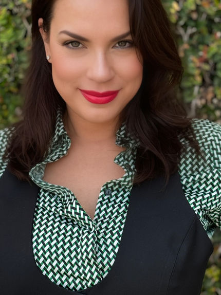 Canadian actress Lisa K. Crosato represented in the UK by Talent Agency International