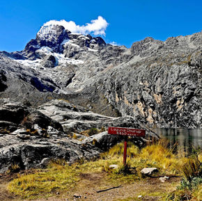 Peru Laguna churup s.jpg