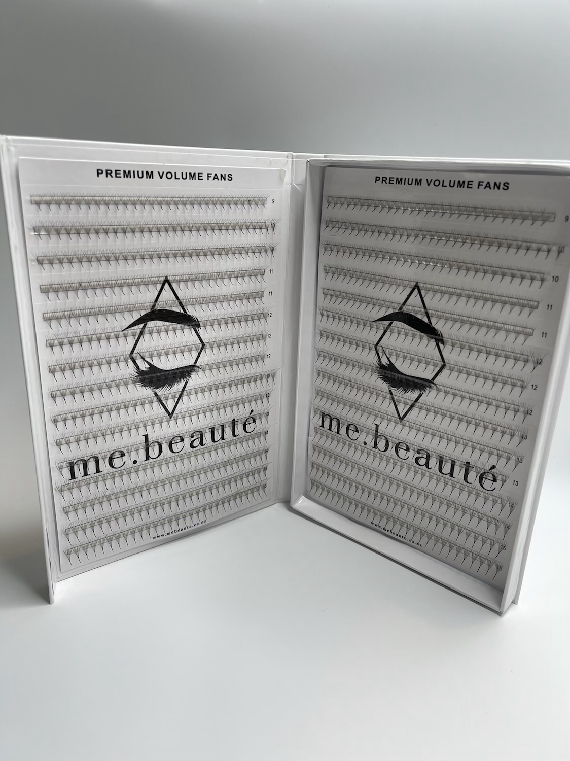 6D (0.05) - XXL Tray of Premade Volume Fans - Mixed Sizes