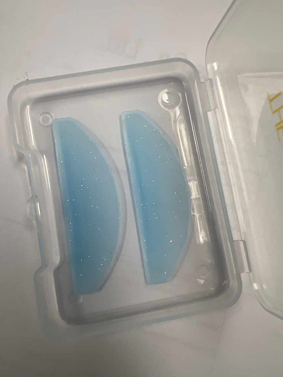 Thumbnail: Flat Jelly Silicone Lash Pads - Extra Sticky