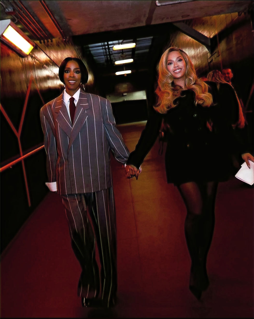 Kelly Rowland and Beyoncé/photo/Instagram @rogerbaileyknowles