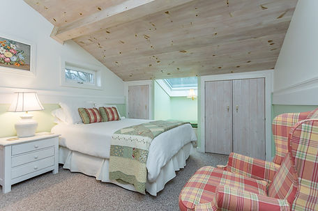 MassanuttenLodge sample upstairs bedroom.jpg