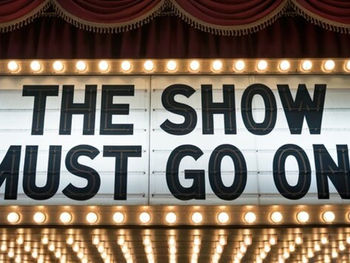 Le spectacle continue!