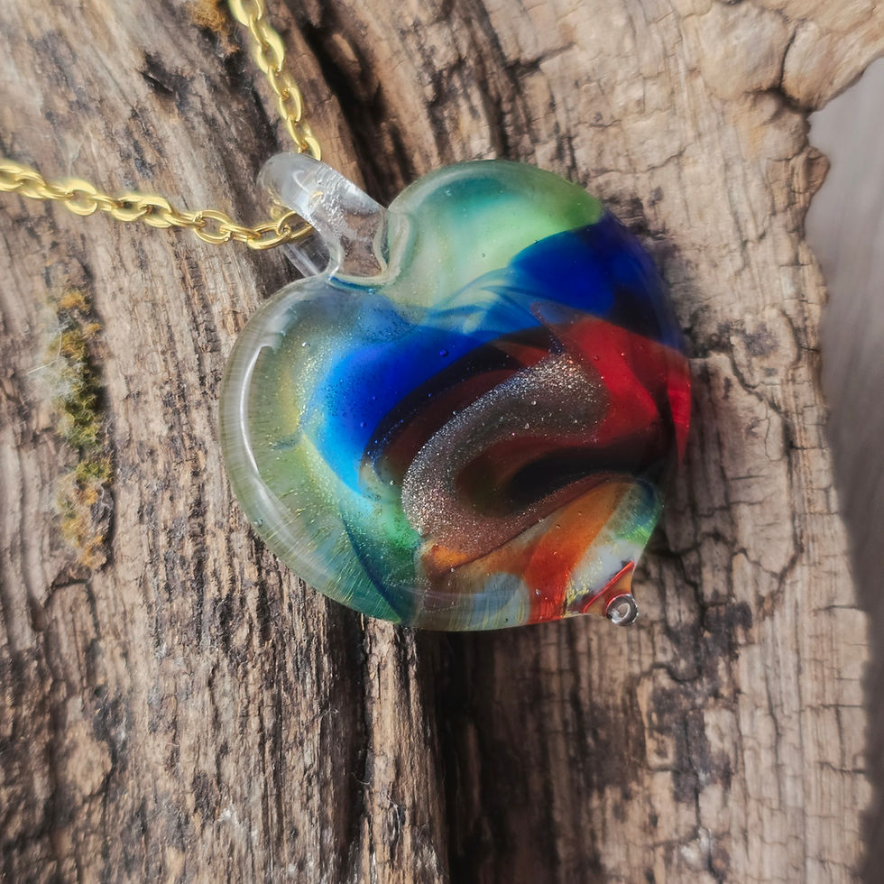 Miniaturbild: Murano Glas Herzkette in changierend in rot, blau und Grüntönen changierend