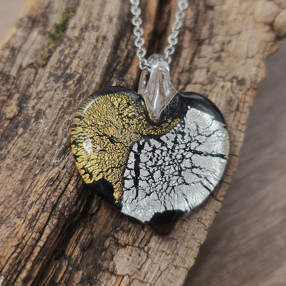 Miniaturbild: Herzkette aus Murano Glas mit Blattsilber und Blattgold