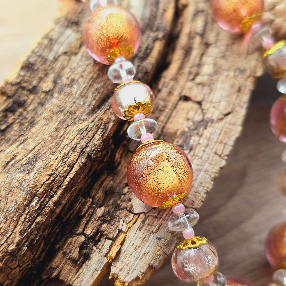 Miniaturbild: Murano Glas Perlenkette mit 24-karätigem Blattgold in rose, braun mit Silber