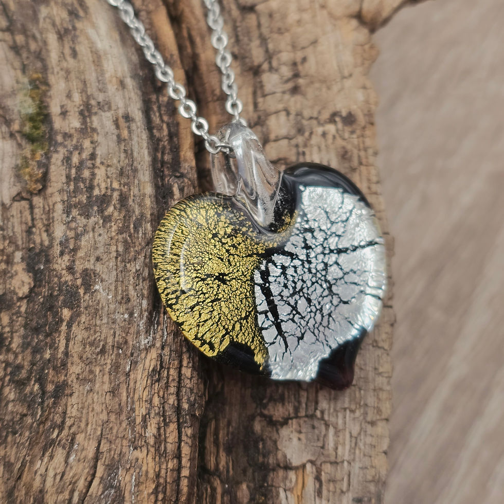 Miniaturbild: Herzkette aus Murano Glas mit Blattsilber und Blattgold