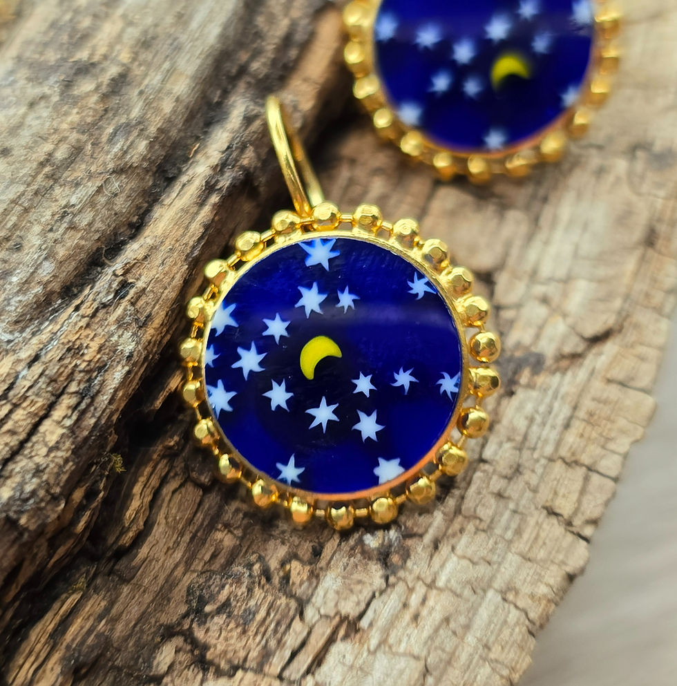 Miniaturbild: Murano Glas Ohrringe Millefleurs in blau mit weißen Sternchen in goldener Fassung