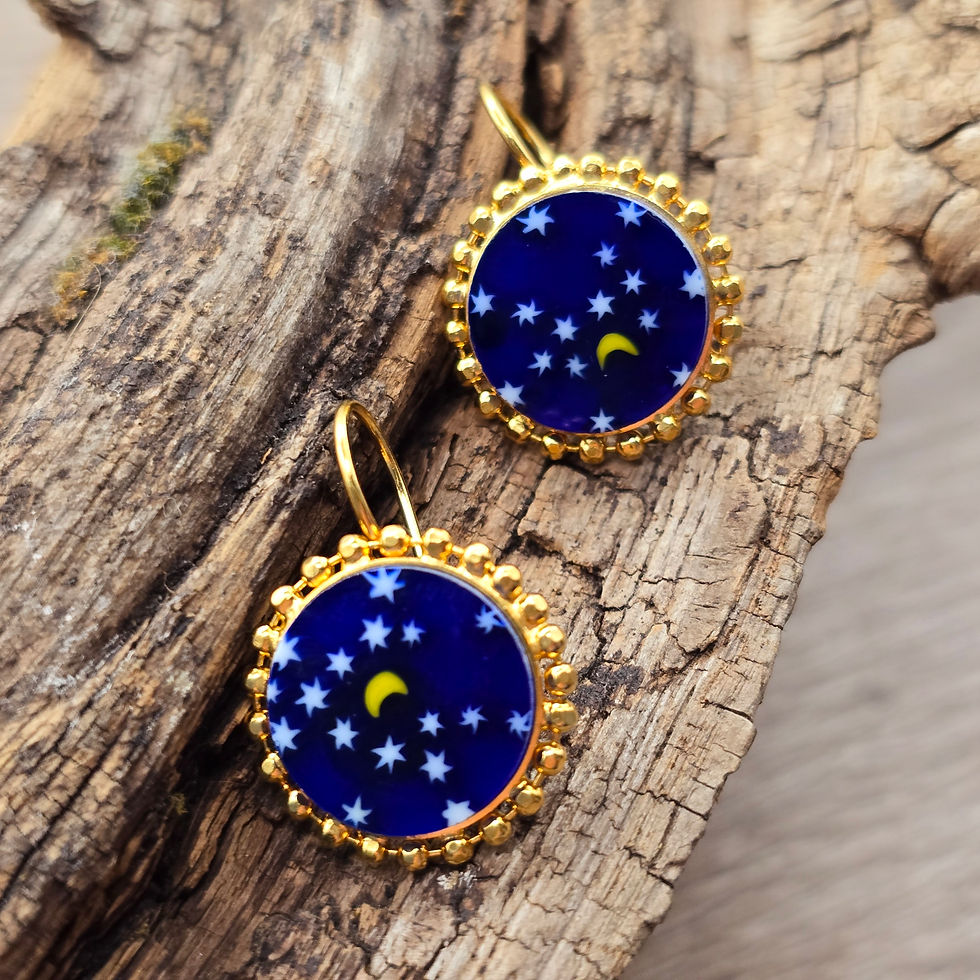Miniaturbild: Murano Glas Ohrringe Millefleurs in blau mit weißen Sternchen in goldener Fassung