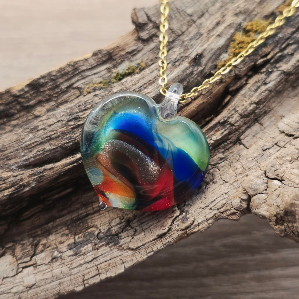 Miniaturbild: Murano Glas Herzkette in changierend in rot, blau und Grüntönen changierend