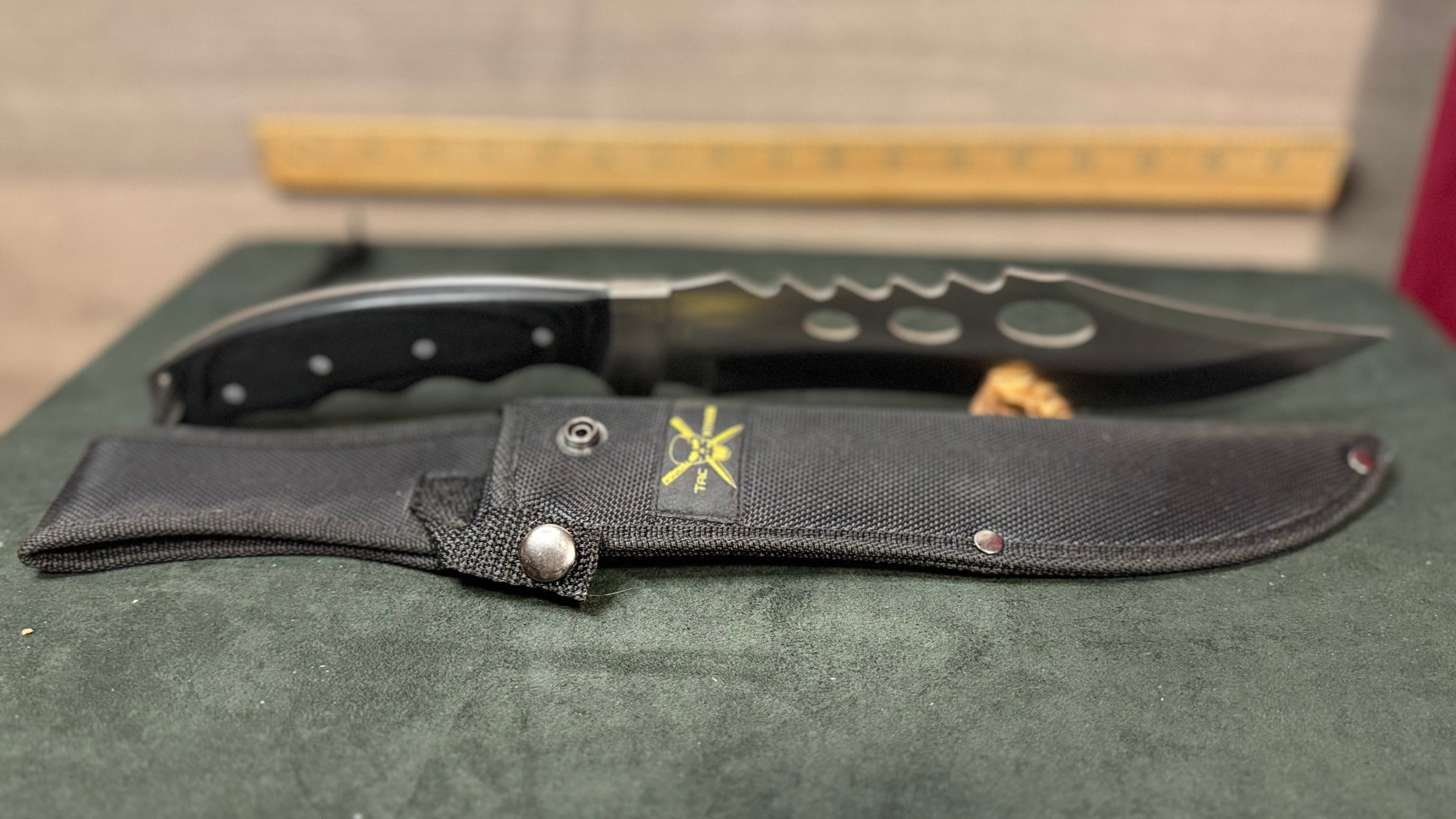 Frost Beaver Tail Bowie Fixed Blade Knife