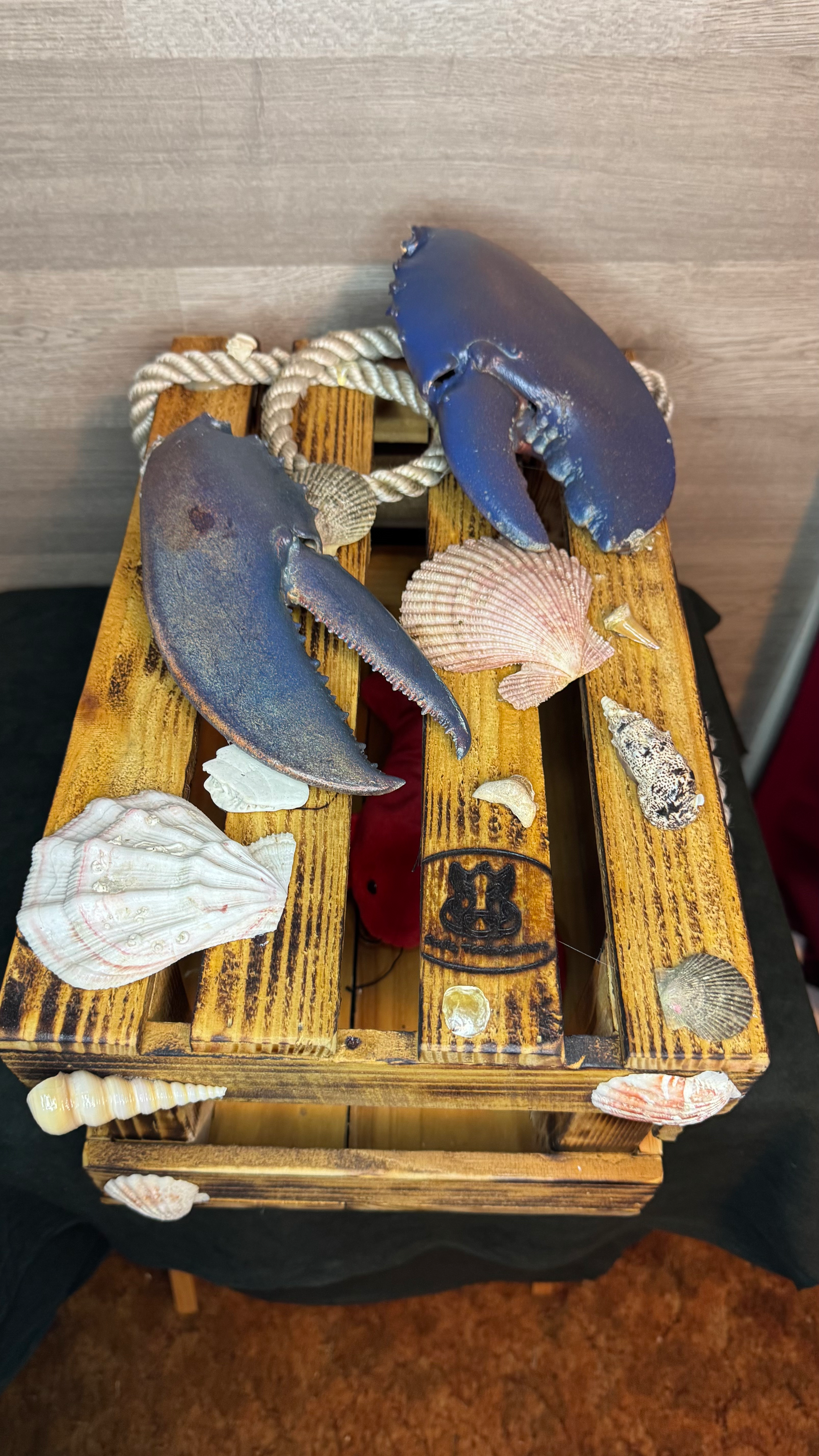 Claw & Shell embellished Lobster Trap