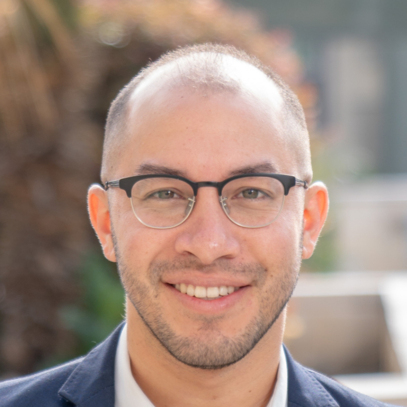 Daniel Ruszkiewicz headshot