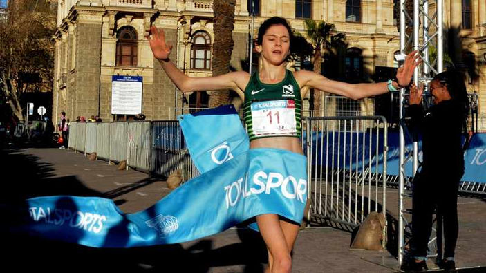 Annie-Bothma-ran-a-personal-best-time-to-win-the-Durban-International-Marathon-that-saw-he