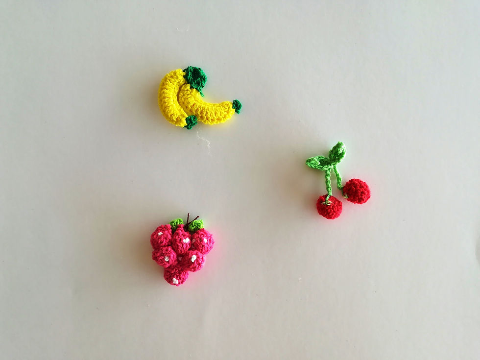 Crochet acessory, fruit