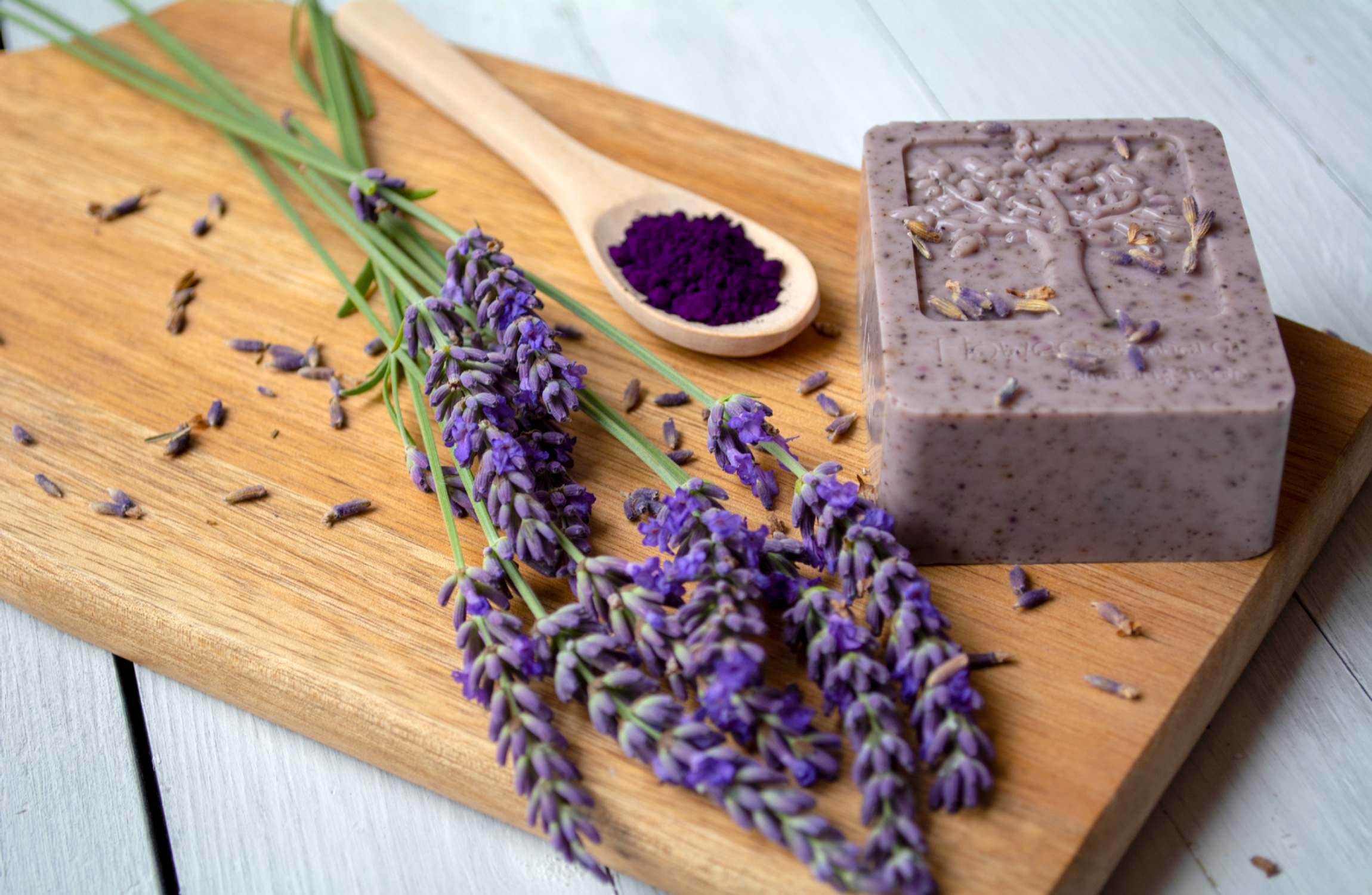 Lavender, Jojoba & Alkanet Root Soap Making Kit