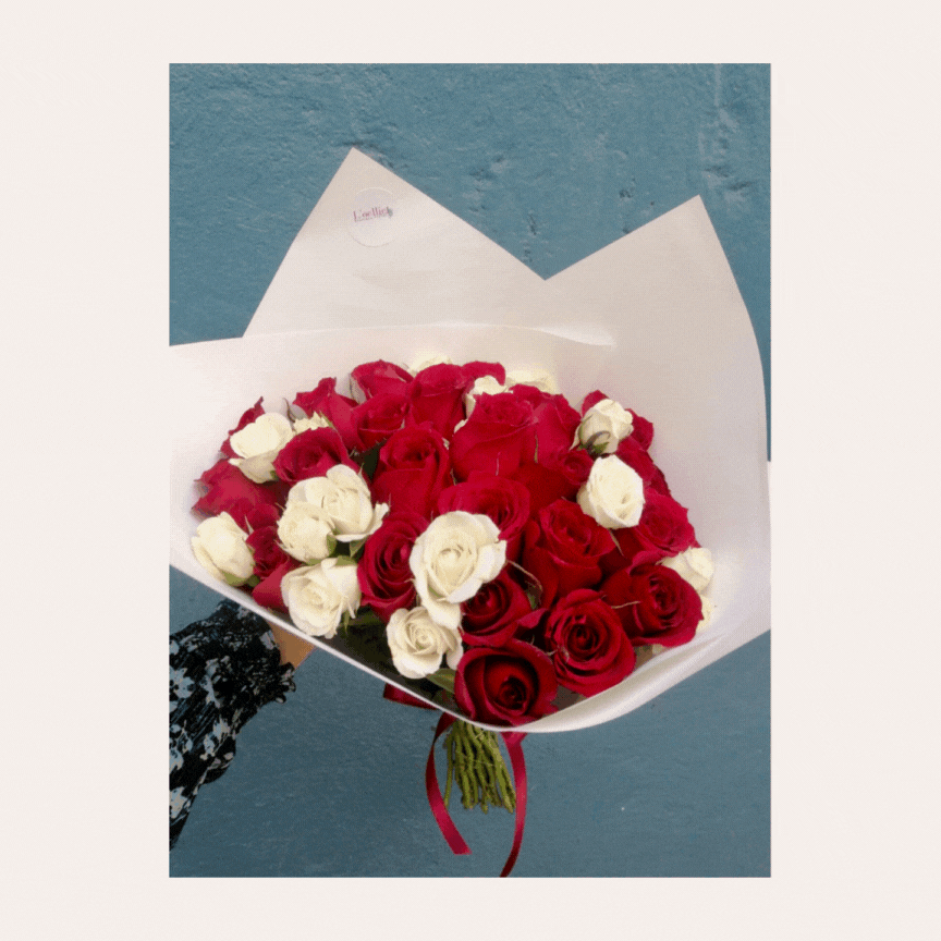 Bouquet rosas rojas y babies