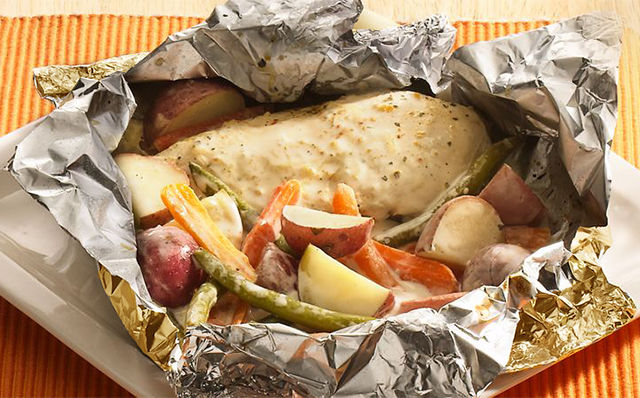 Thumbnail: Extra Heavy Duty Catering Foil - Gold (per roll)