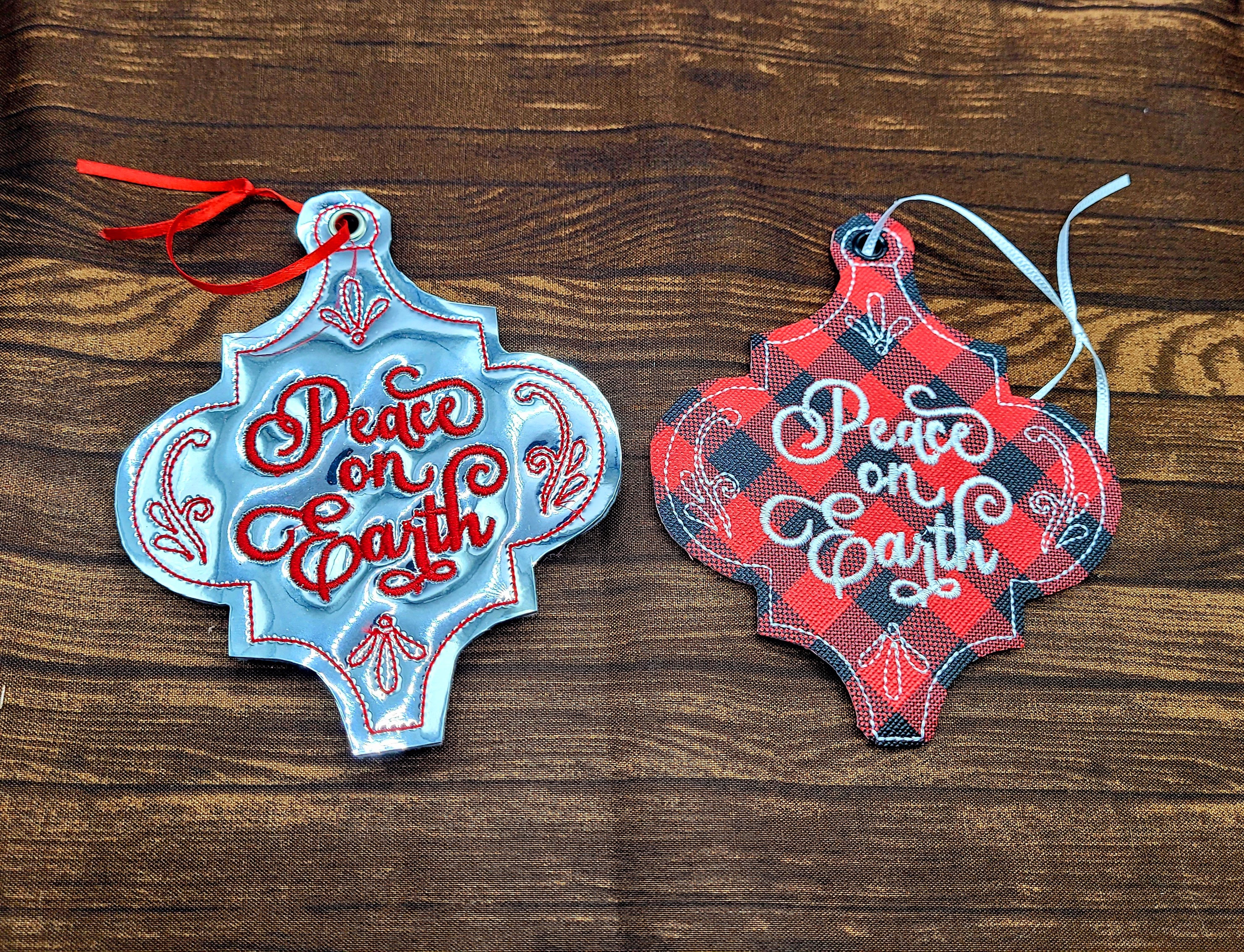 Christmas ornament Arabesque Peace on Earth