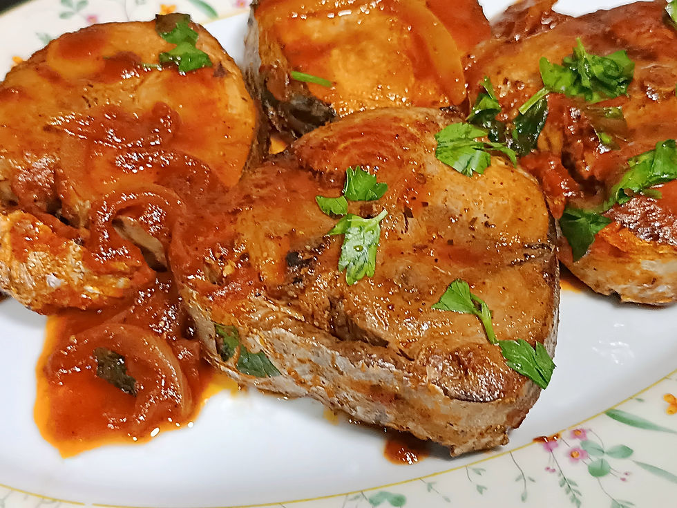 Τόνος κοκκινιστός στο τηγάνι