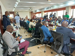 Conception et réalisation de la phase II de l'Autoroute Yaoundé-Douala : Le Ministre des Travaux Publics rassure les populations riveraines.