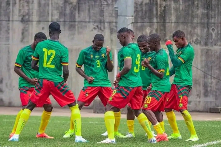 Les Lionceaux U17 célèbrent leur large victoire (9-0), face à la République Centrafricaine en ouverture du tournoi Uniffac au Cameroun.
