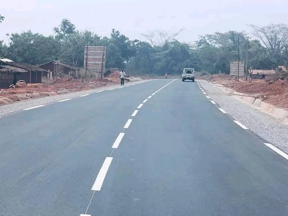 Route Mbama-Messamena : près de 40 km dans le Haut-Nyong,  6.152 km de voirie à Abong-Mbang et 5 km de voirie à Messamena livrés au cours du septennat 2018-2025.