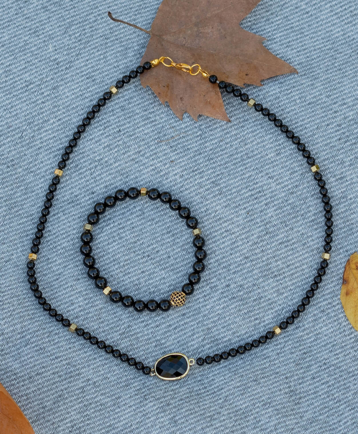 Set Protectie & forta interioara - Colier si bratara Onix si Hematit