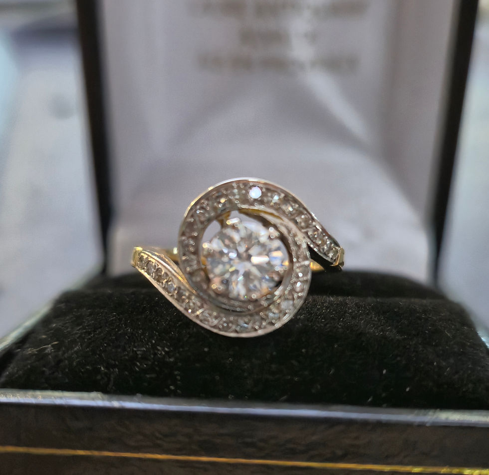 Miniature : Bague tourbillon années 30 or 18 kt diamants  taille ancienne