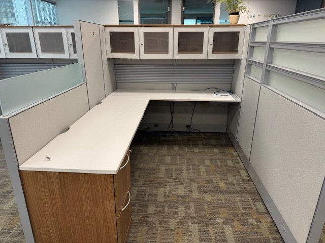 Global evolve 6x6x51"/66" high stations