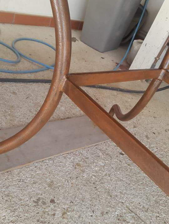 pied d table fausse rouille