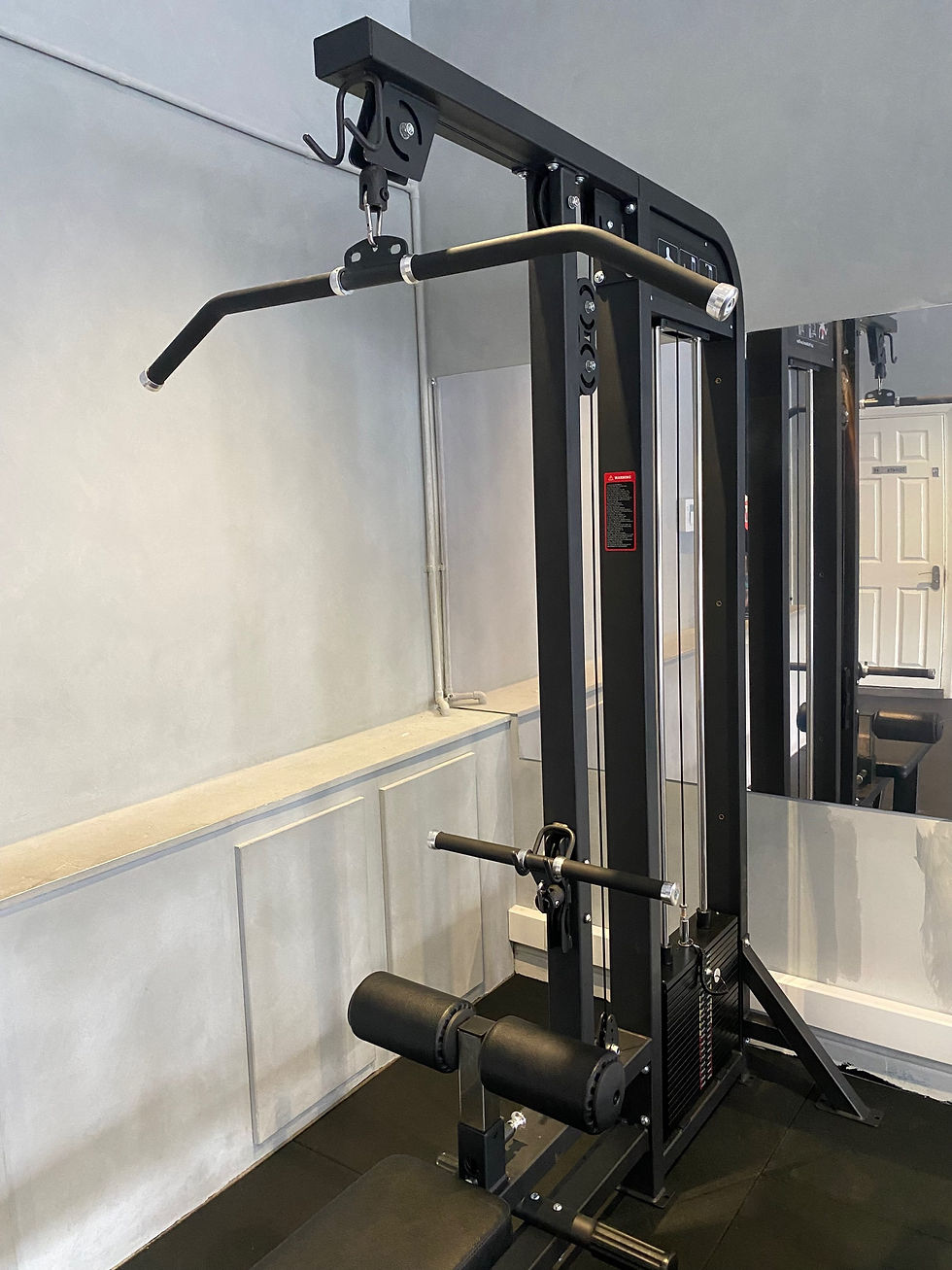 Thumbnail: Lat pull down / low row machine 