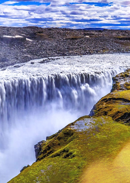 Dettifoss is accessible via two main routes: Route 862 (west side) is paved and suitable for all vehicles, offering parking,