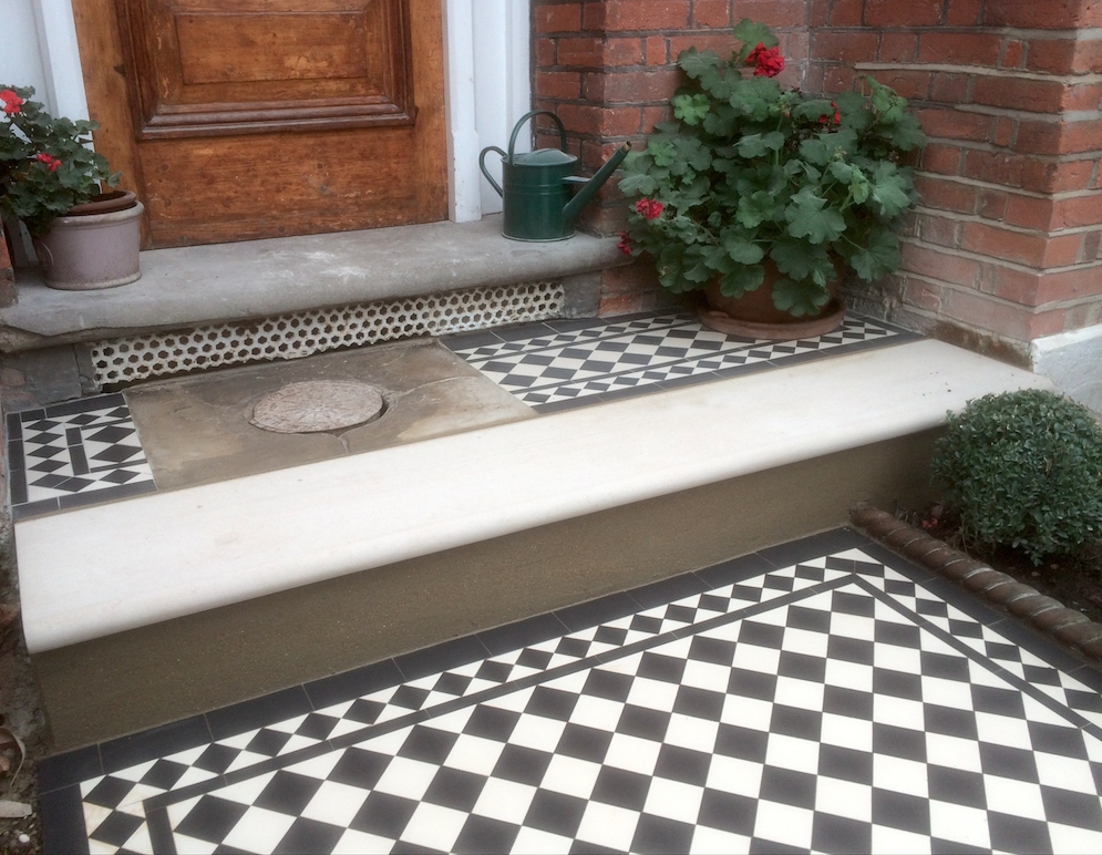 70mm B&W w/Yorkstone bullnose step