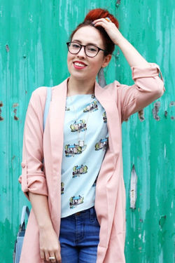 polly-vintage-scene-top_13150-initial