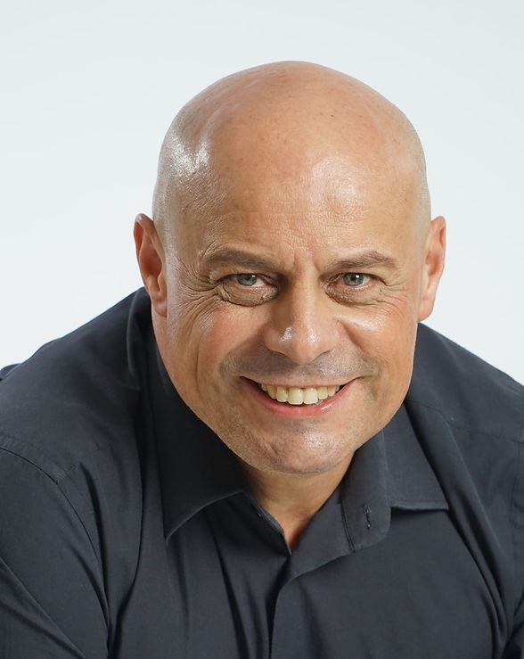 TATO SOUZA