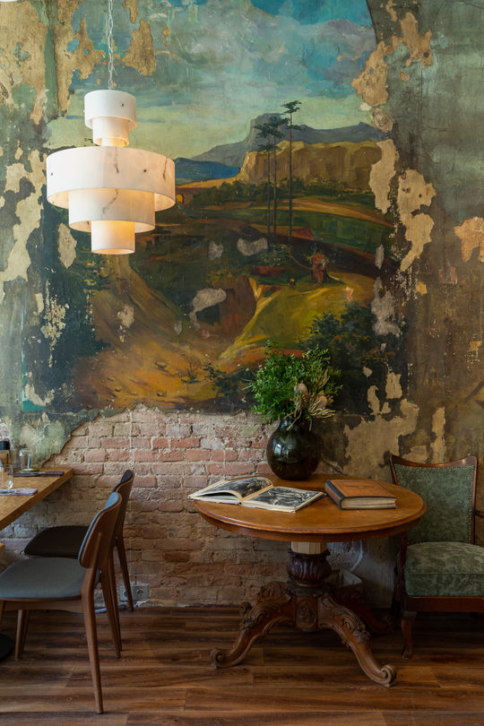  Original mural painting integrated into interior architecture