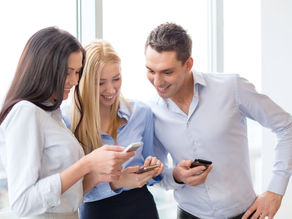 A empresa pode proibir o uso de celulares durante o trabalho?