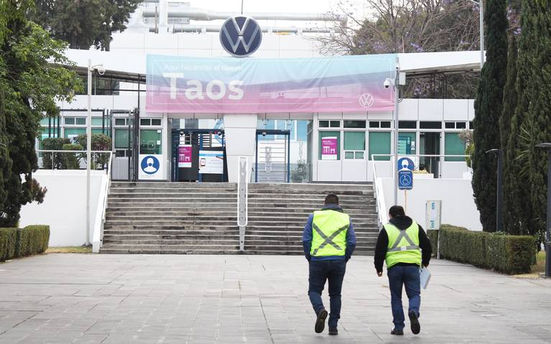 Desabasto de chips frena 383 mil autos