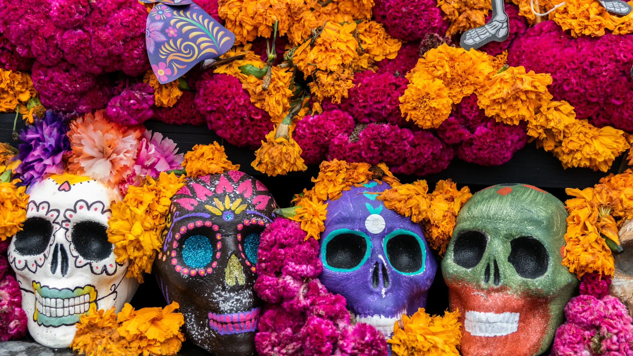 El Día de los Muertos en México - Agencia de viajes 100% a medida. Contáctanos al 93 414 16 06. Conocemos los destinos en primera persona. Encuentra los destinos más exclusivos y de moda del momento. Viajes de lujo y Trato VIP. La mejor selección hotelera. Asesoramiento personalizado según tus preferencias. Crea tu viaje a medida y vive una experiencia única. Más de 10 años de experiencia en el sector del turismo de lujo.