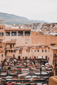 Viaje organizado a Marruecos. PouTravel agencia de viajes 100% a medida. Contáctanos al 93 414 16 06. Conocemos los destinos en primera persona. Descubre los lugares más fascinantes del momento. Encuentra los destinos más exclusivos y de moda del momento. Viajes de lujo y Trato VIP. La mejor selección hotelera. Four Seasons Marrakech, La Mamounia, Mandarin Oriental, Royal Mansour, Amanjena, Sahara Desierto, Campamento De Lujo Desierto Merzouga, Fez, Chefchaouen