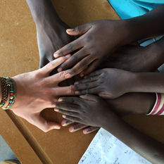 Clientes VIP. PouTravel es una agencia de viajes de lujo 100% a medida. Llámanos al 93 414 16 06. Expertos en lunas de miel y viaje de novios, safaris en privado organizados por África, viajes orgaizados en familia. Más de 10 años de experiencia en el sector del turismo de lujo. Experiencias únicas por todo el mundo. Asistencia 24h en viajes. Asesoramiento personalizado. Organizamos viajes a medida. Trato VIP. El viaje de tus sueños hecho realidad. Clientes por todo España. Viajeros Pou Travel.